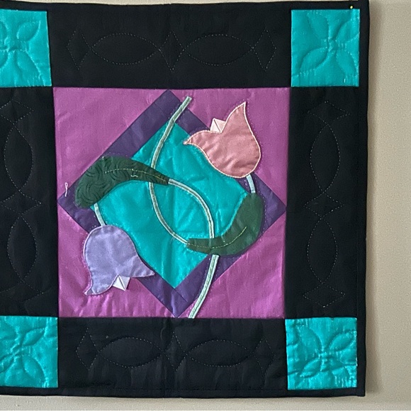 Tulips quilted wall hanging tulips purple green - Picture 10 of 10